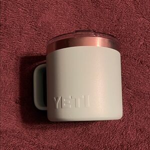 YETI 14 oz Light Teal/Blue Tumbler with Transparent Lid